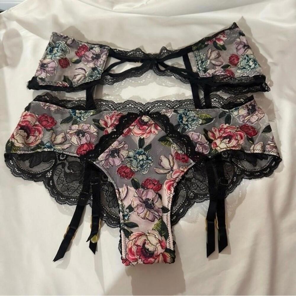 Victoria's Secret VERY SEXY Wild Roses Cheeky Panty and Garter set